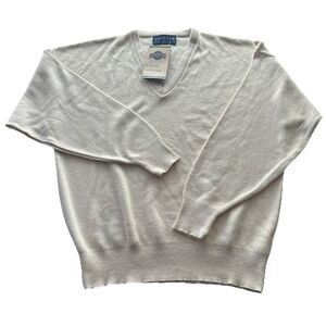 Jantzen‎ Classics Men's Large 100% Acrylic Cream V Neck Classic Pullover Sweater